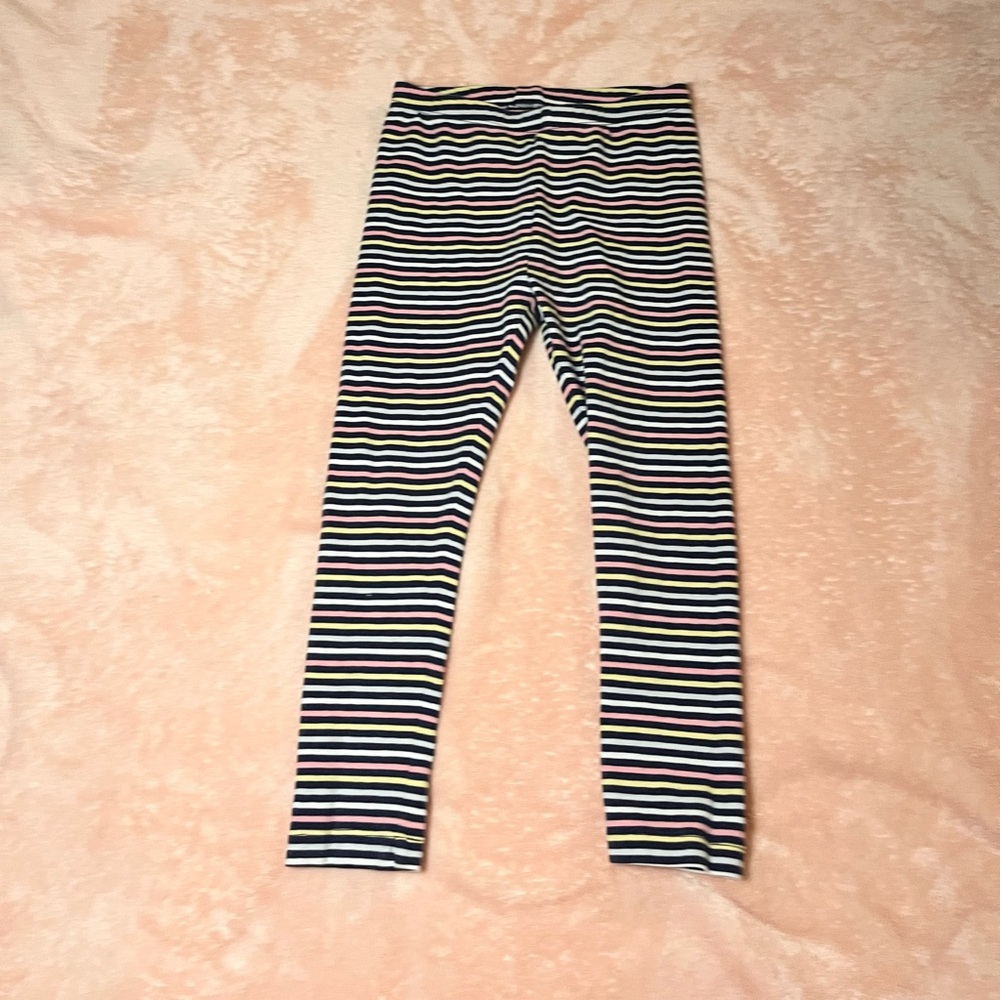 Gymboree striped girl leggings, size 3t but fits like a 4t